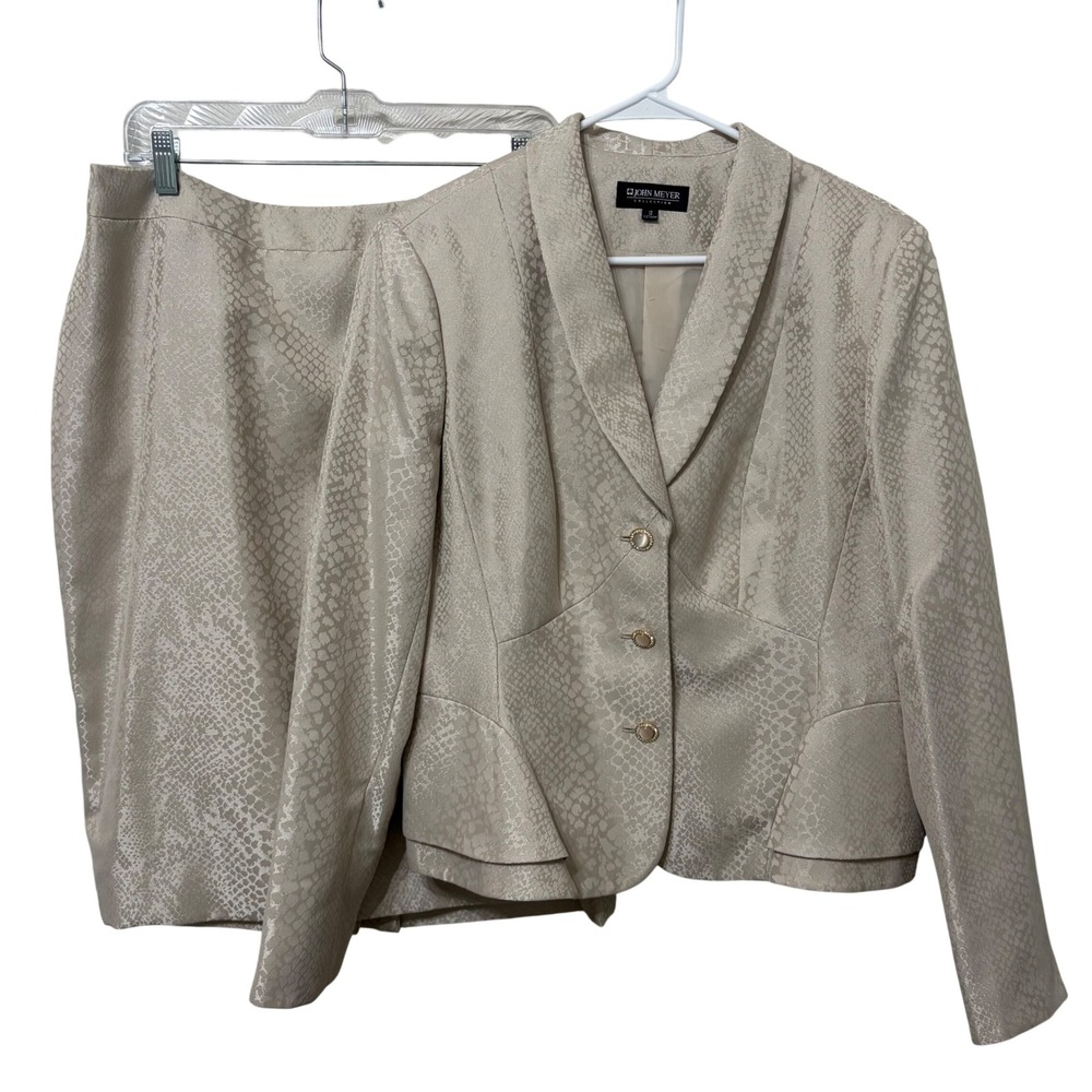 John Meyer Collection Womens Beige Snakeskin Skirt Suit Set Size 12 Champagne